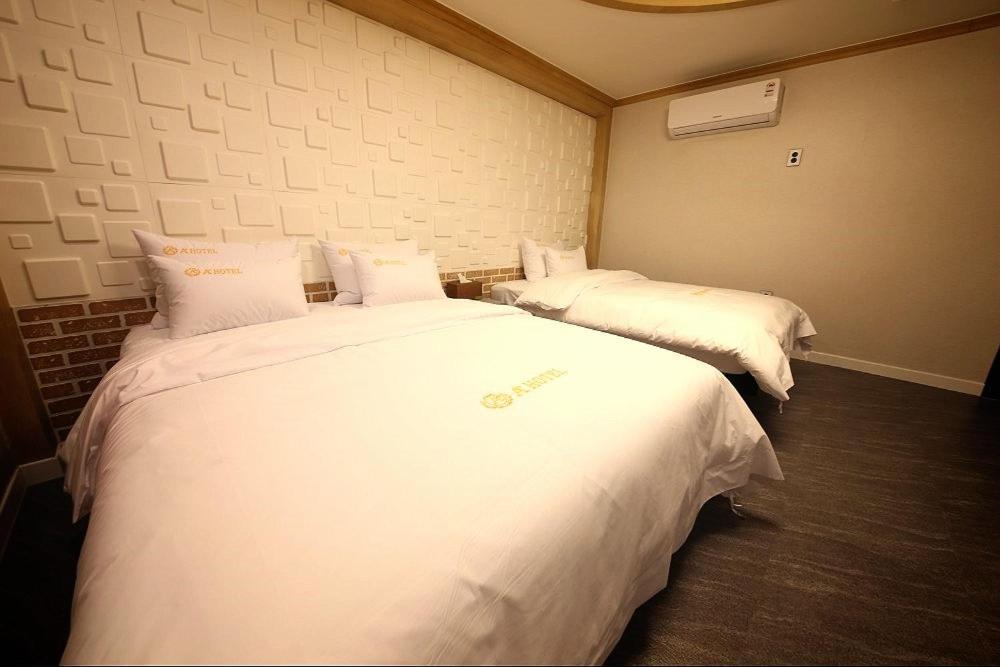 Geoje A-Plus Hotel Buitenkant foto